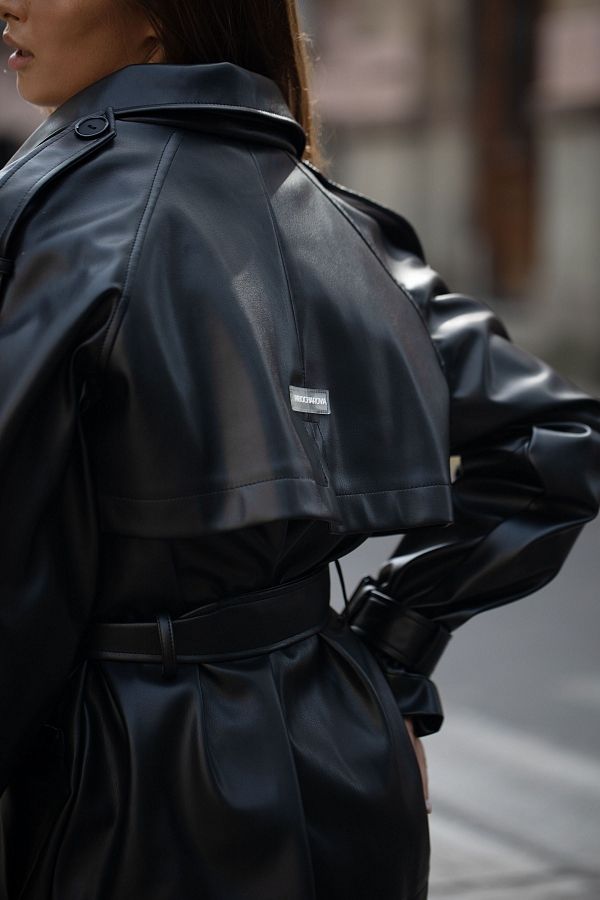 Krótki trencz z eko-skóry na zamszu z paskiem czarny МБКТ009 #RU#  МБКТ009 № 3