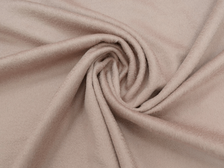 JAK DBAĆ O ODZIEŻ Z KASZMIRU