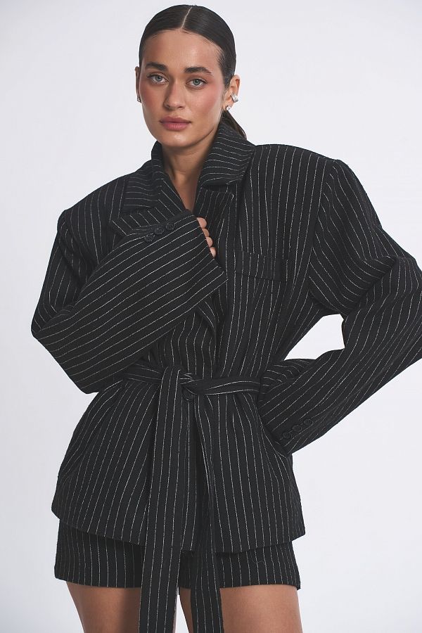 Wełniana marynarka z paskiem czarna maryn12/03 № 1