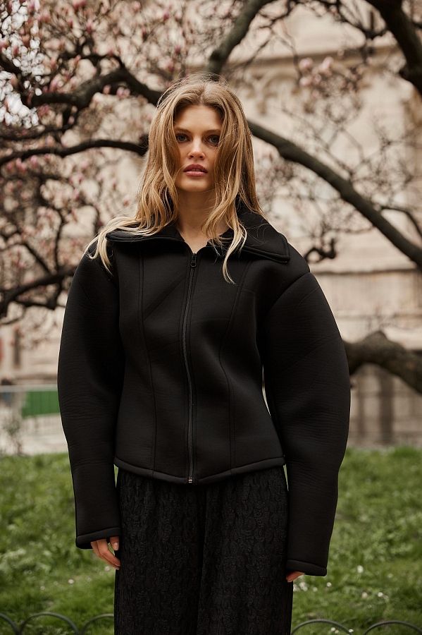 Bomberka z wyprofilowanymi rękawami czarna bomberka06/03 № 5