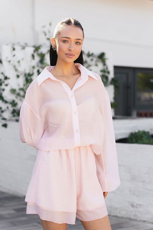 Różowy garnitur z organzy