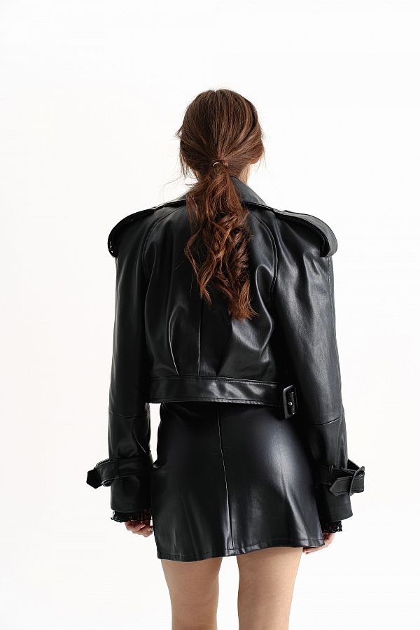 Krótki trrencz z eko-skóry czarny prem09/04 № 4