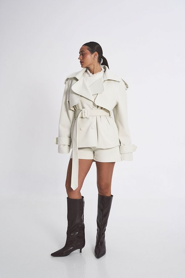 Krótki płaszcz z paskiem biały plaszczkr11/03 № 2