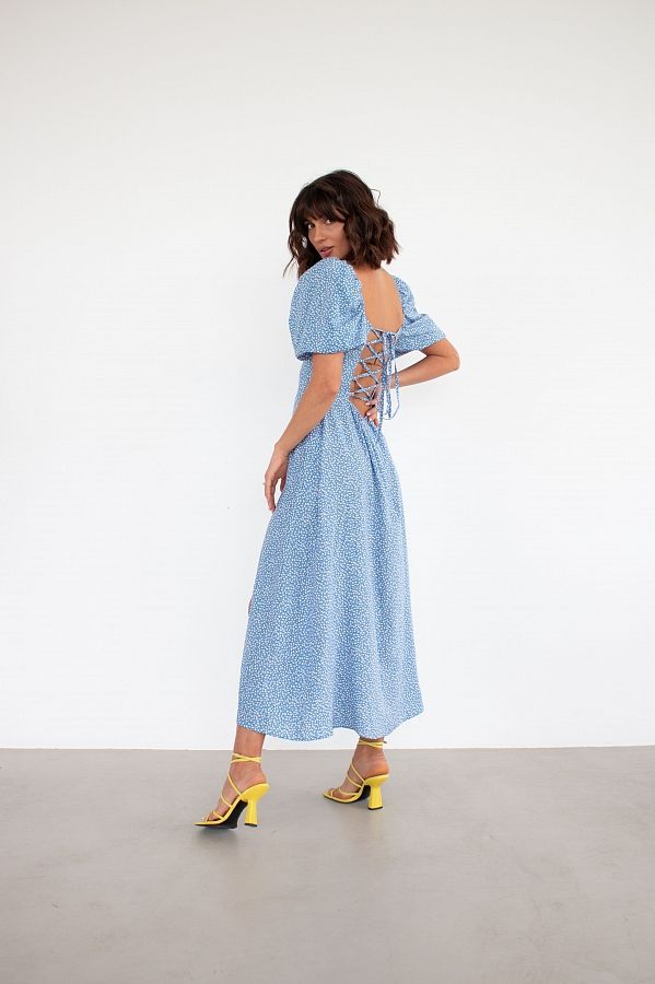 Sukienka midi z rozcięciem i odkrytymi plecami w kolorze niebieskim w białe kwiaty D1023 № 2