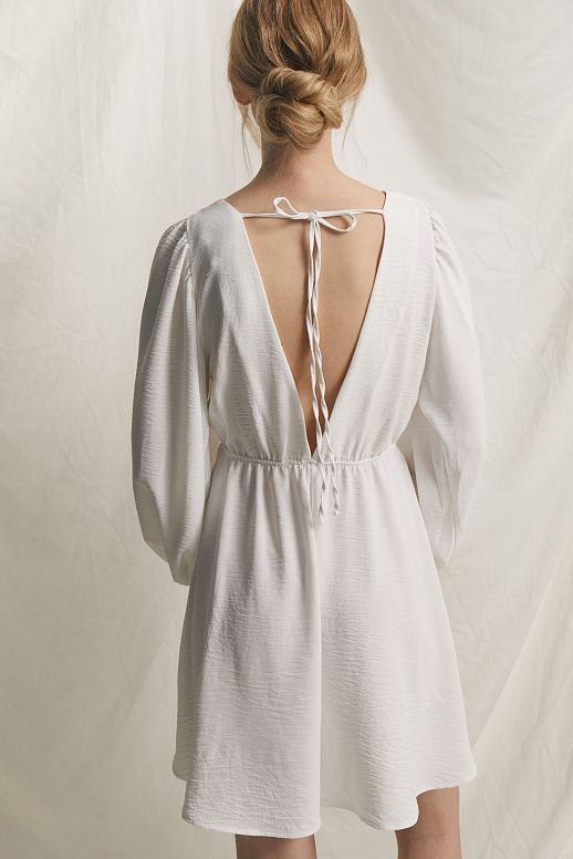 Sukienka mini z odkrytymi plecami mleczna - №2