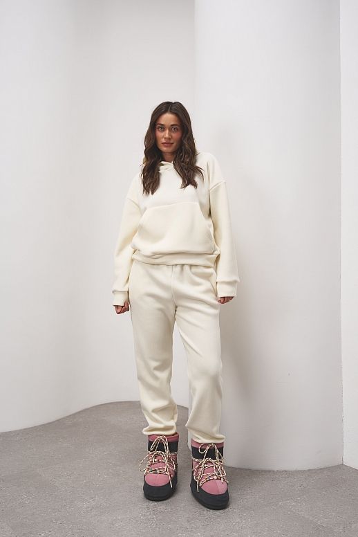 Polarowy garnitur bluza i spodnie mleczny