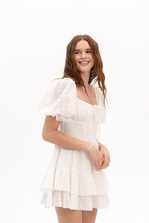 Bawełniana sukienka z haftem