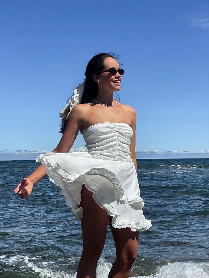 Sukienka z odkrytymi ramionami mleczna VP0124/1 № 1