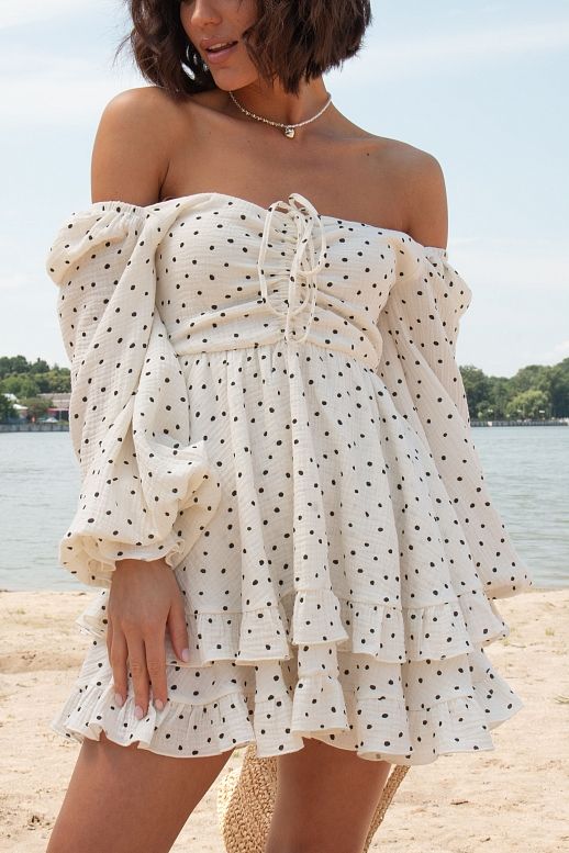 Mini sukienka muślinowa z falbankami mleczna w czarne groszki