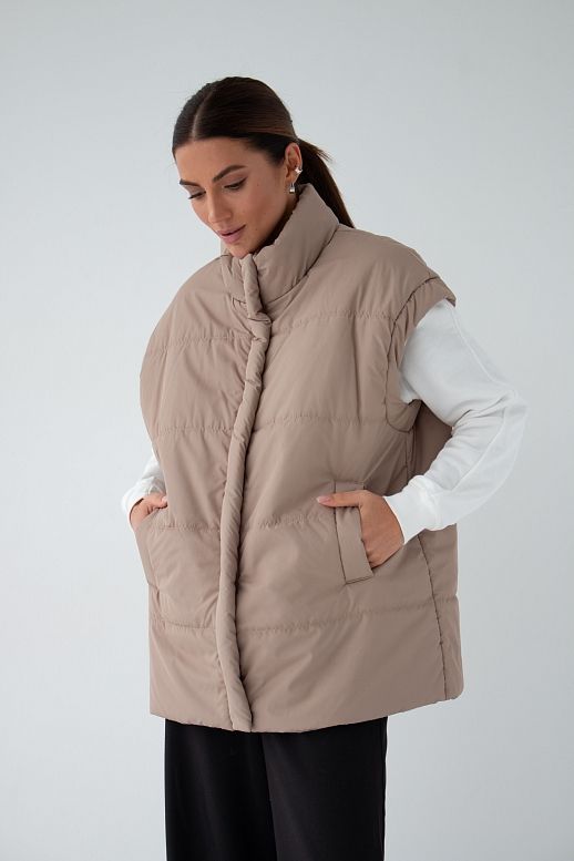 Kamizelka przedłużona z zamkiem cappuccino