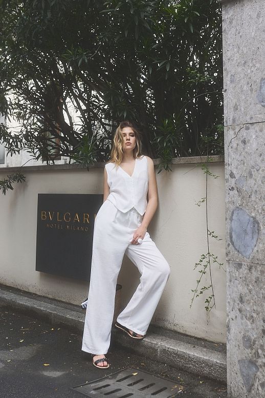 Lniany garnitur kamizelka i spodnie biały