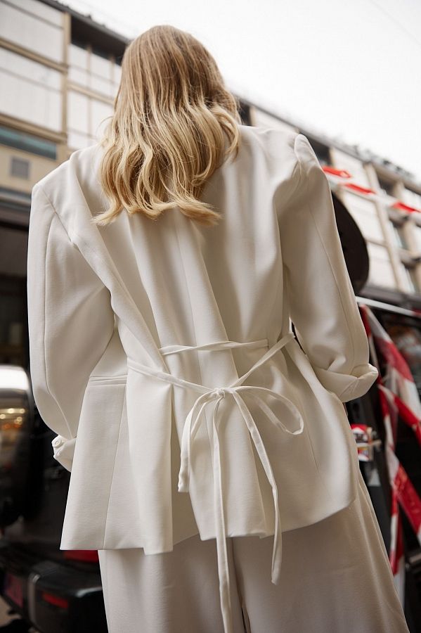 Garnitur o luźnym kroju z wiązaniami na marynarce mleczny garn05/03 #RU#  garn05/03 № 7