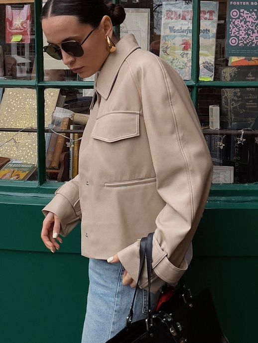 Trencz krótki z eko-skóry na zamszu beżowy - №2