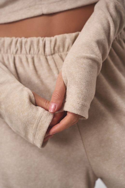 Kombinezon dopasowany z zamkiem ocieplony beżowy