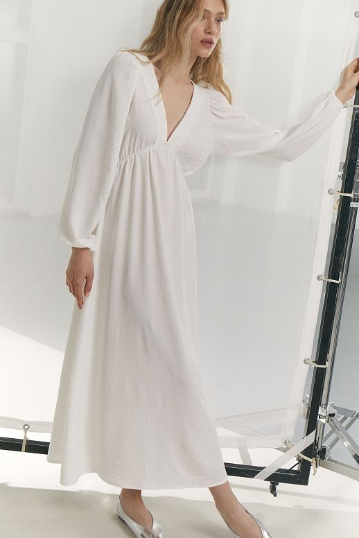 Sukienka maxi z odkrytymi plecami mleczna