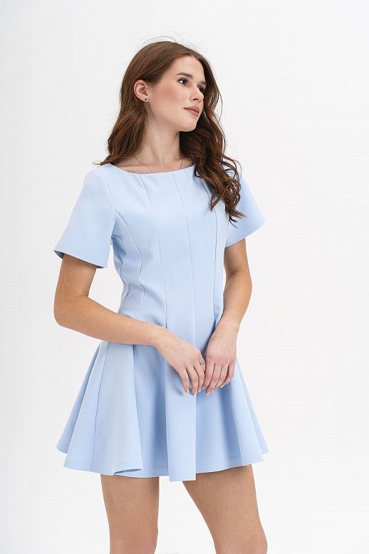 Klasyczna błękitna sukienka
