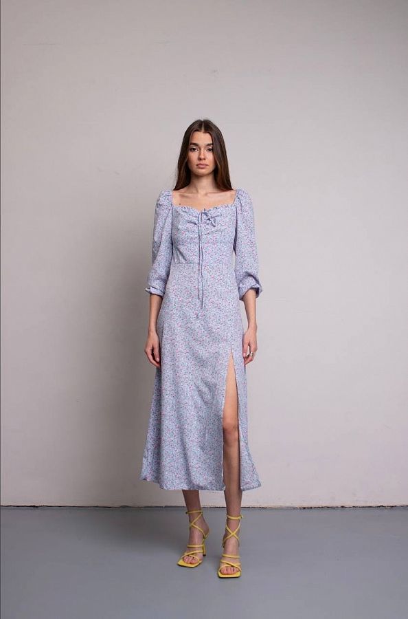 Sukienka midi z rozcięciem, długim rękawem, w kolorze niebieskim z różowym kwiatkiem D0521DR/4 № 1