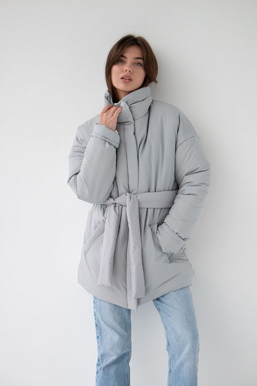 Kurtka z paskiem na zapięcie w kolorze szarym