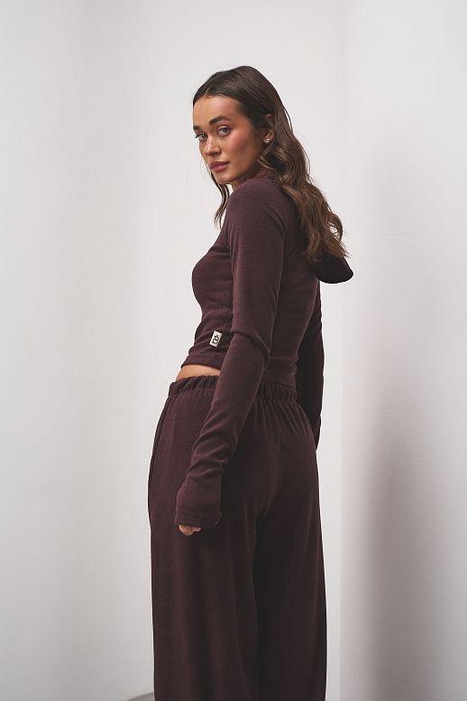 Kombinezon dopasowany z zamkiem ocieplony czekoladowy