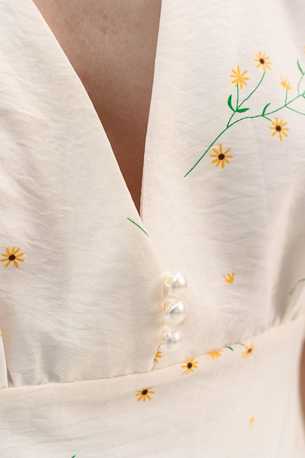 Mini sukienka z prostą spódnicą i krótkimi rękawami mleczna w kwiaty prost29/07 № 5