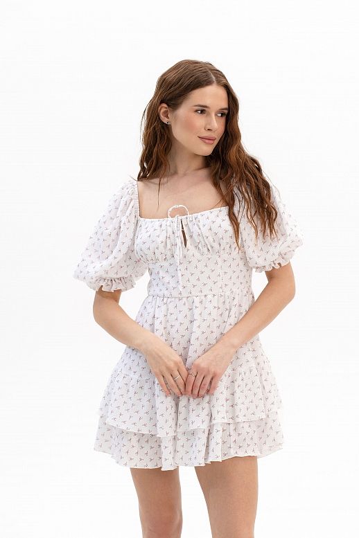 Bawełniana sukienka z krótkimi bufiastymi rękawami biała w różowe kwiaty