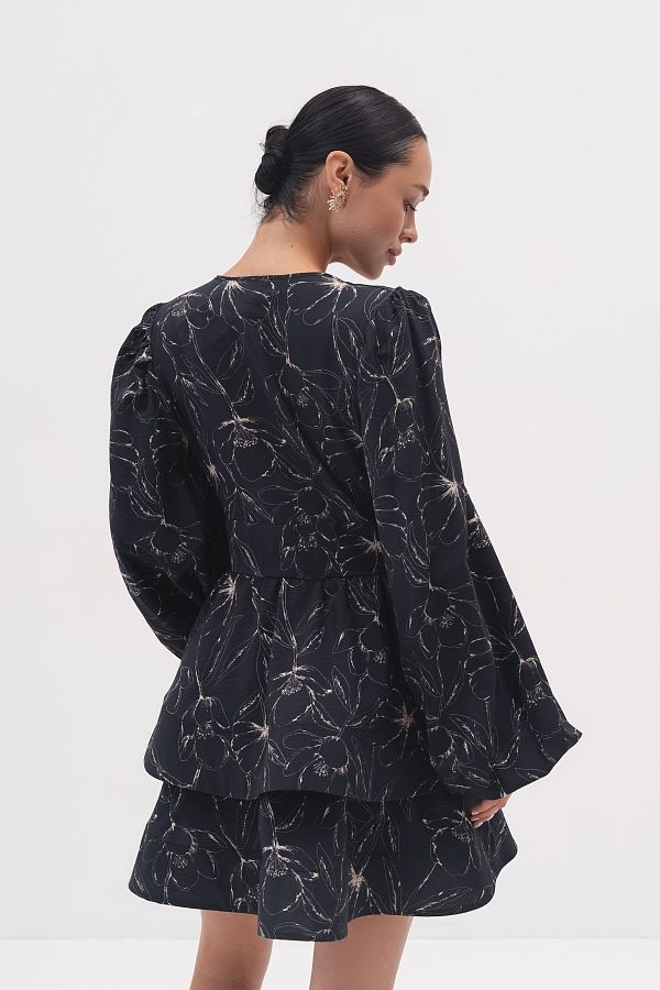 Sukienka z miękkiego creponu z długim rękawem czarna w złote kwiaty crep01/09 № 2