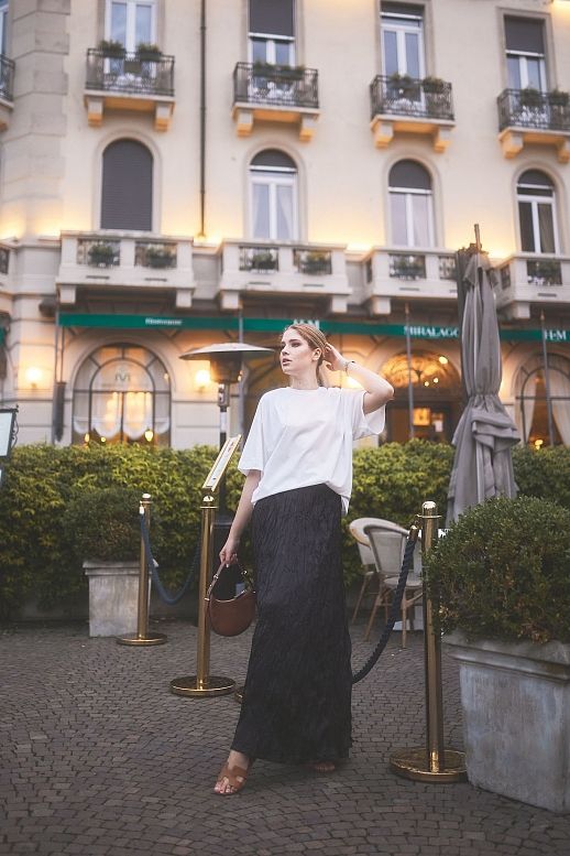 Spódnica midi czarna